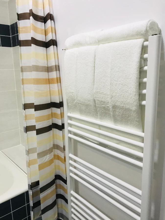 Comfy Apartment - Free Private Parking,Ac,Wi-Fi Carei Exterior foto
