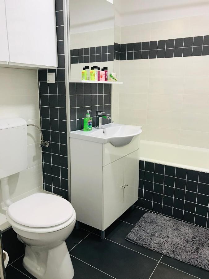 Comfy Apartment - Free Private Parking,Ac,Wi-Fi Carei Exterior foto